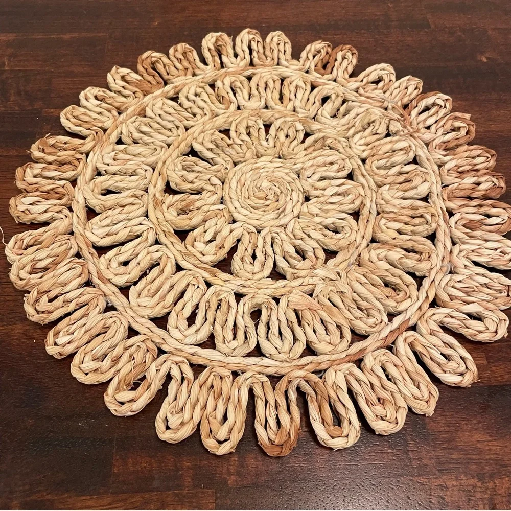 Round Woven Placemats, Flower Style Maize, Natural Braided,‎ 15 inch - Set of 2